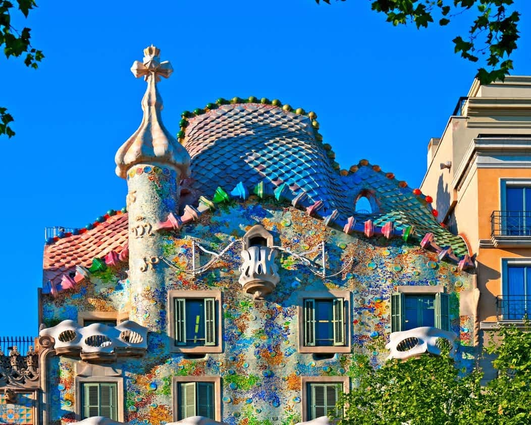 Gaudi Houses: Casa Vicens, Casa Batllo, Casa Mila Guided Tour - image 7